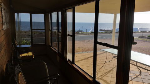 Wallaroo Sunset Home - Accommodation ACT 29