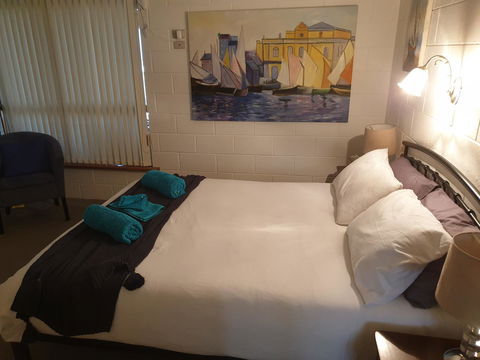 Wallaroo Sunset Home - Accommodation ACT 9