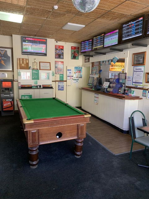 Commercial Hotel Morgan - Accommodation ACT 4