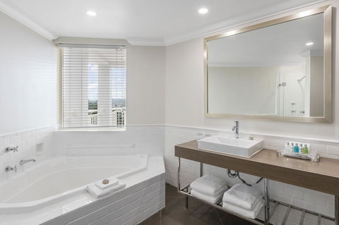 Crowne Plaza Terrigal Pacific, An IHG Hotel - Accommodation ACT 37