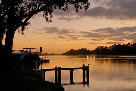 Riverview Rise Retreats - Accommodation ACT 11
