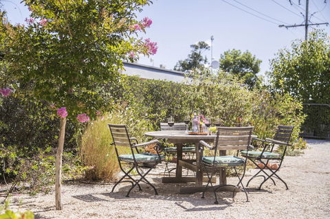 Mataro Cottage - Accommodation ACT 27