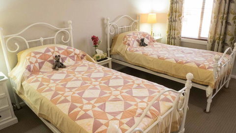 Rezare House Bed & Breakfast - Accommodation ACT 9