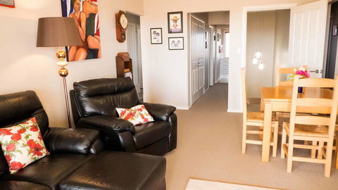 Rezare House Bed & Breakfast - Accommodation ACT 27