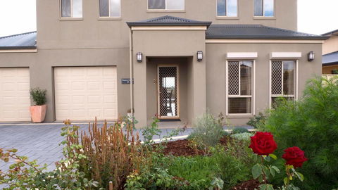 Rezare House Bed & Breakfast - Accommodation ACT 1