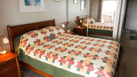 Rezare House Bed & Breakfast - Accommodation ACT 4