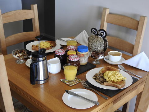 Rezare House Bed & Breakfast - Accommodation ACT 30