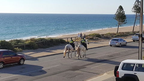 Beachside Escape On The Esplanade - Accommodation ACT 4