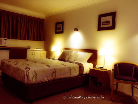 Ten Dollar Town Motel - Accommodation ACT 4