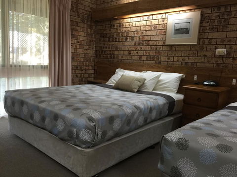 Ten Dollar Town Motel - Accommodation ACT 32