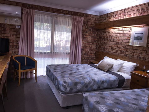 Ten Dollar Town Motel - Accommodation ACT 5