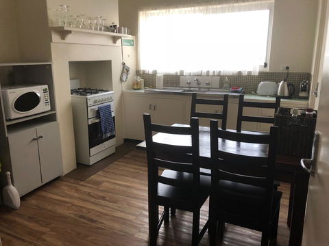 Kingscote Central - Accommodation ACT 7