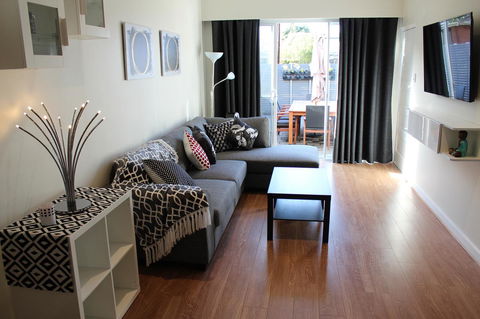Christophers Villa - Accommodation ACT 26
