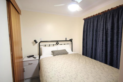 Port Vincent Motel & Apartments - Accommodation ACT 18