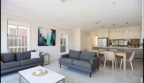 Belford Luxury * New * Clean * Cafes * Near CBD - Accommodation ACT 1