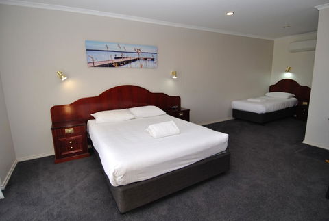 Hilton Beachfront Motel - Accommodation ACT 41