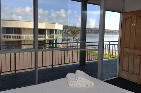 Hilton Beachfront Motel - Accommodation ACT 0