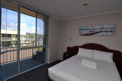 Hilton Beachfront Motel - Accommodation ACT 34