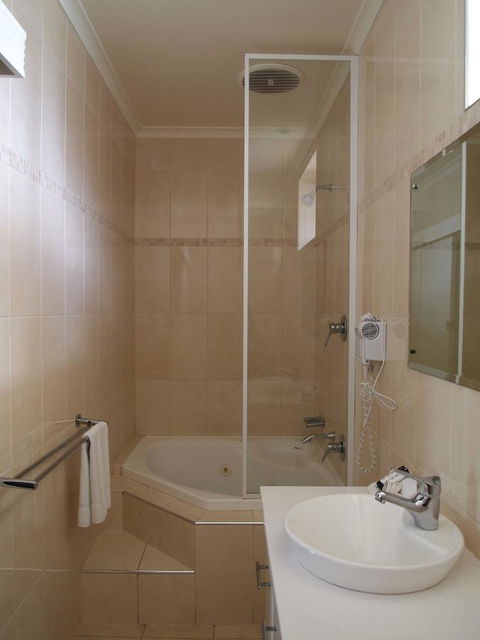 Hilton Beachfront Motel - Accommodation ACT 44