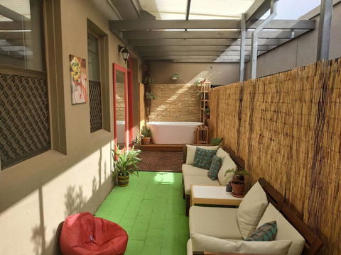 Diamond On Olive - Accommodation ACT 0