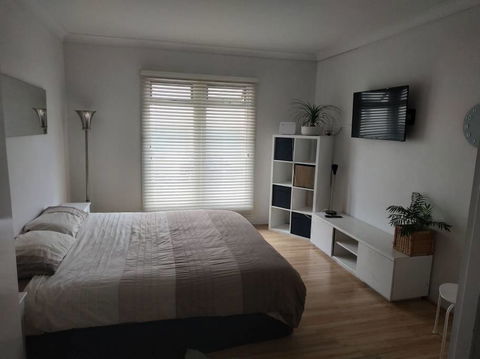Diamond On Olive - Accommodation ACT 3