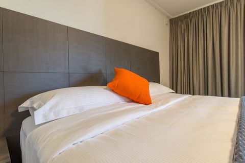 Mick O\'Sheas - Accommodation ACT 30