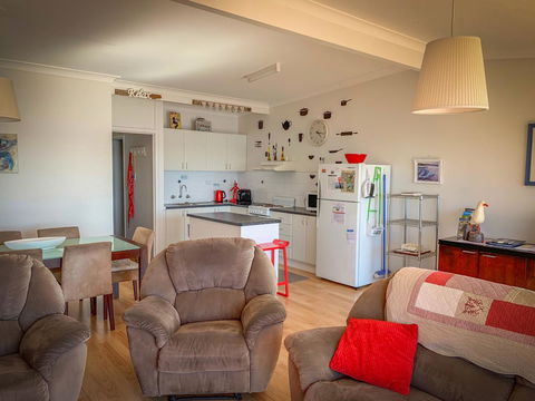 Seascape - Accommodation ACT 6