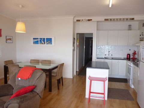 Seascape - Accommodation ACT 4