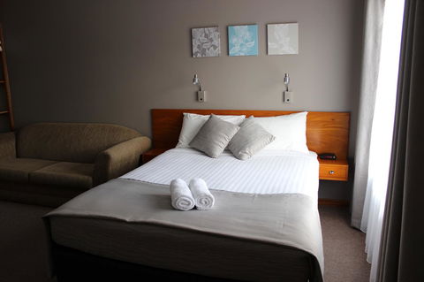 105 On The Park - Accommodation ACT 12