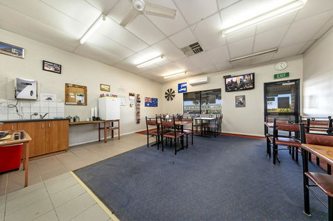 Border Village Roadhouse - Accommodation ACT 12