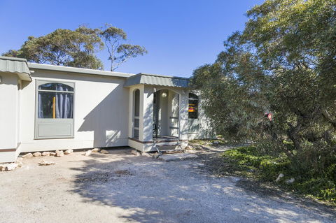 Border Village Roadhouse - Accommodation ACT 37