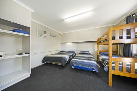 Border Village Roadhouse - Accommodation ACT 41