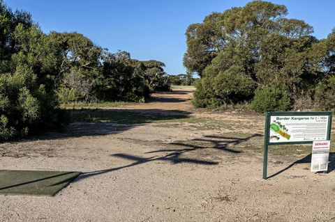 Border Village Roadhouse - Accommodation ACT 27