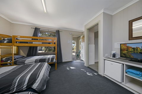 Border Village Roadhouse - Accommodation ACT 39