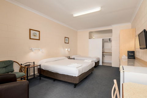 Blue Seas Motel - Accommodation ACT 1