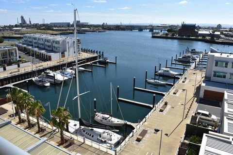 Breakwater Apartment - Accommodation ACT 20