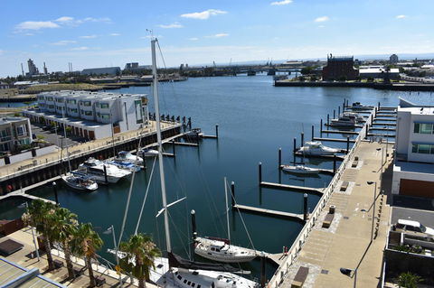 Breakwater Apartment - Accommodation ACT 2