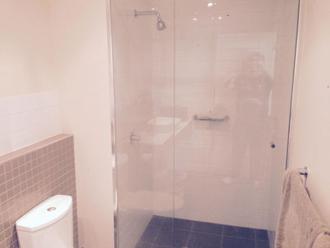 Breakwater Apartment - Accommodation ACT 16