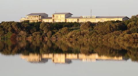 Lakeview Motel And Apartments - Accommodation ACT 28