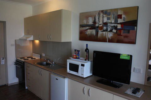 Lakeview Motel And Apartments - Accommodation ACT 11