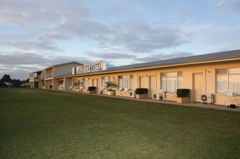 Lakeview Motel And Apartments - Accommodation ACT 17