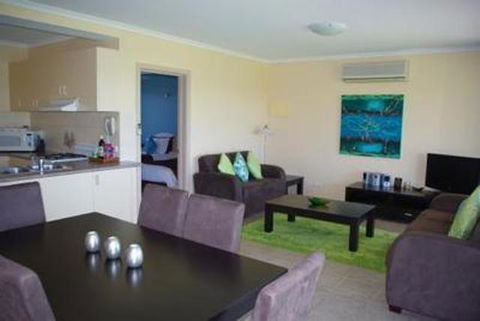 Lakeview Motel And Apartments - Accommodation ACT 30