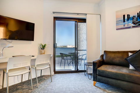 Limani Motel - Accommodation ACT 37