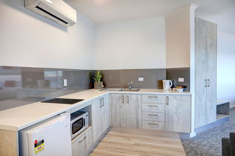 Limani Motel - Accommodation ACT 13