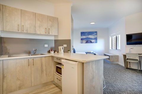 Limani Motel - Accommodation ACT 39