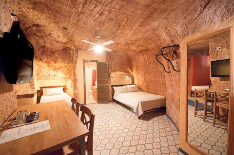 The Underground Motel - Accommodation ACT 21