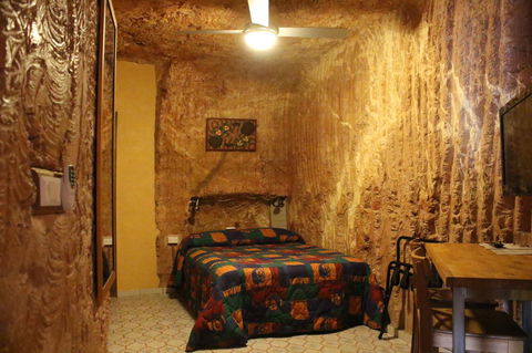 The Underground Motel - Accommodation ACT 5
