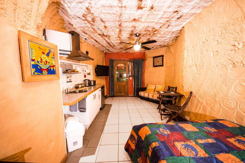 The Underground Motel - Accommodation ACT 18