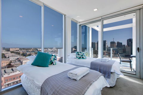 Light And Spacious, Stunning Views Of Adelaide - Accommodation ACT 6