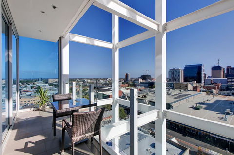 Light And Spacious, Stunning Views Of Adelaide - Accommodation ACT 1